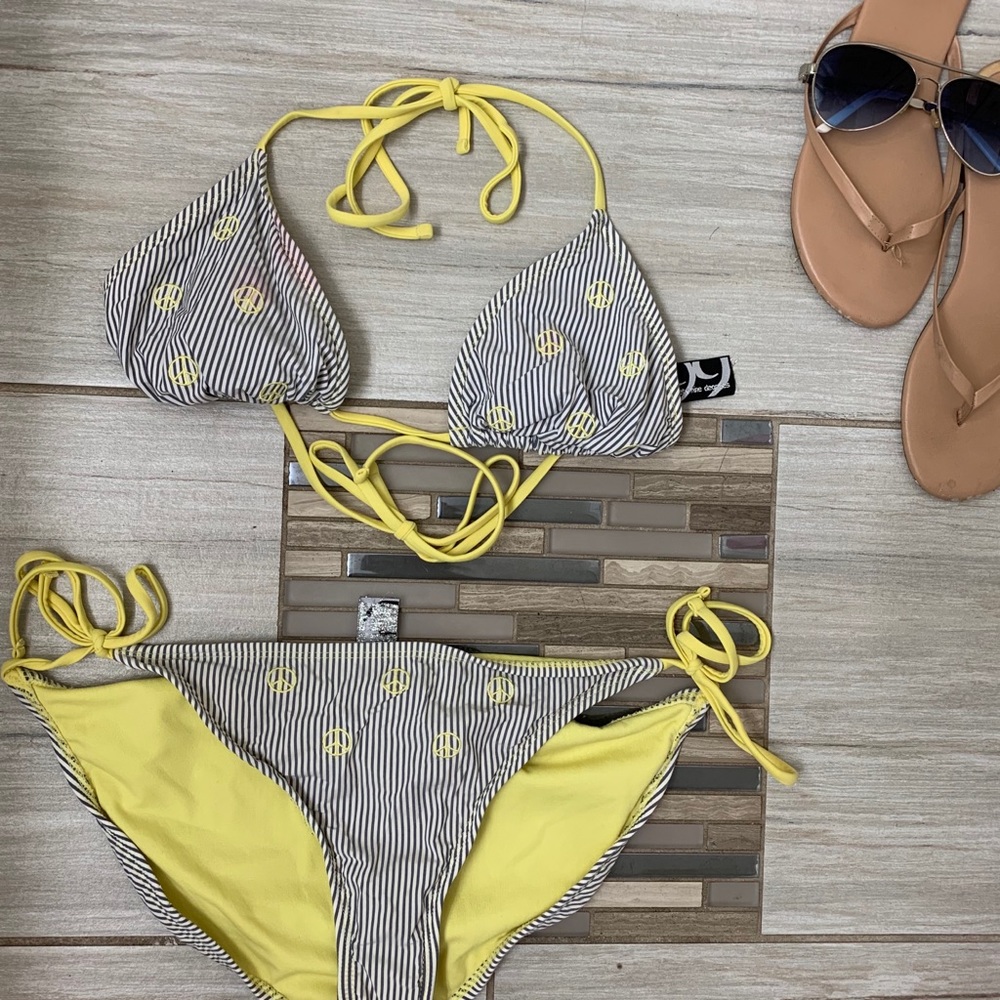 YELLOW PIECE SIGN BIKINI